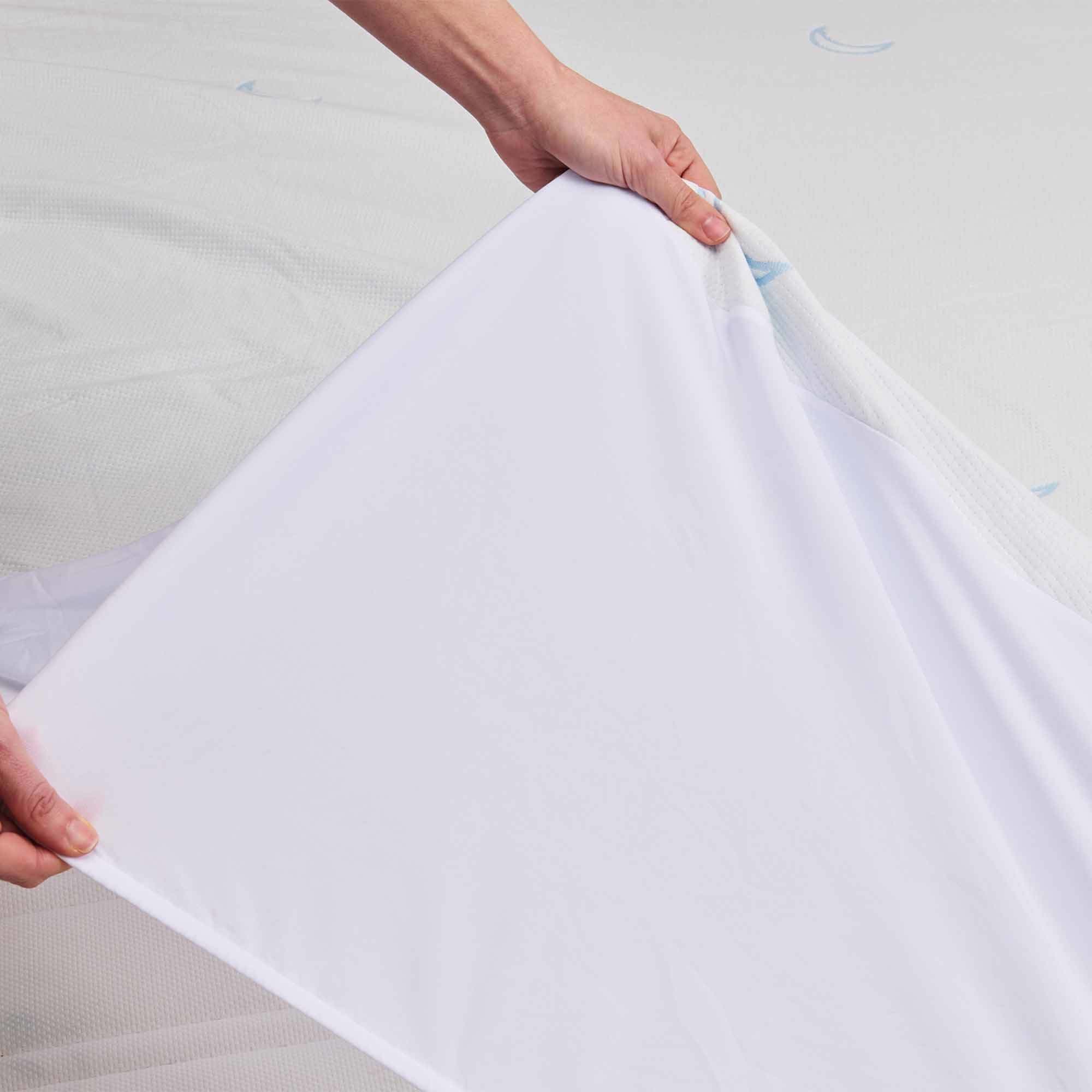 Detail image of the Bambi Cool Moon Protector from Forty Winks