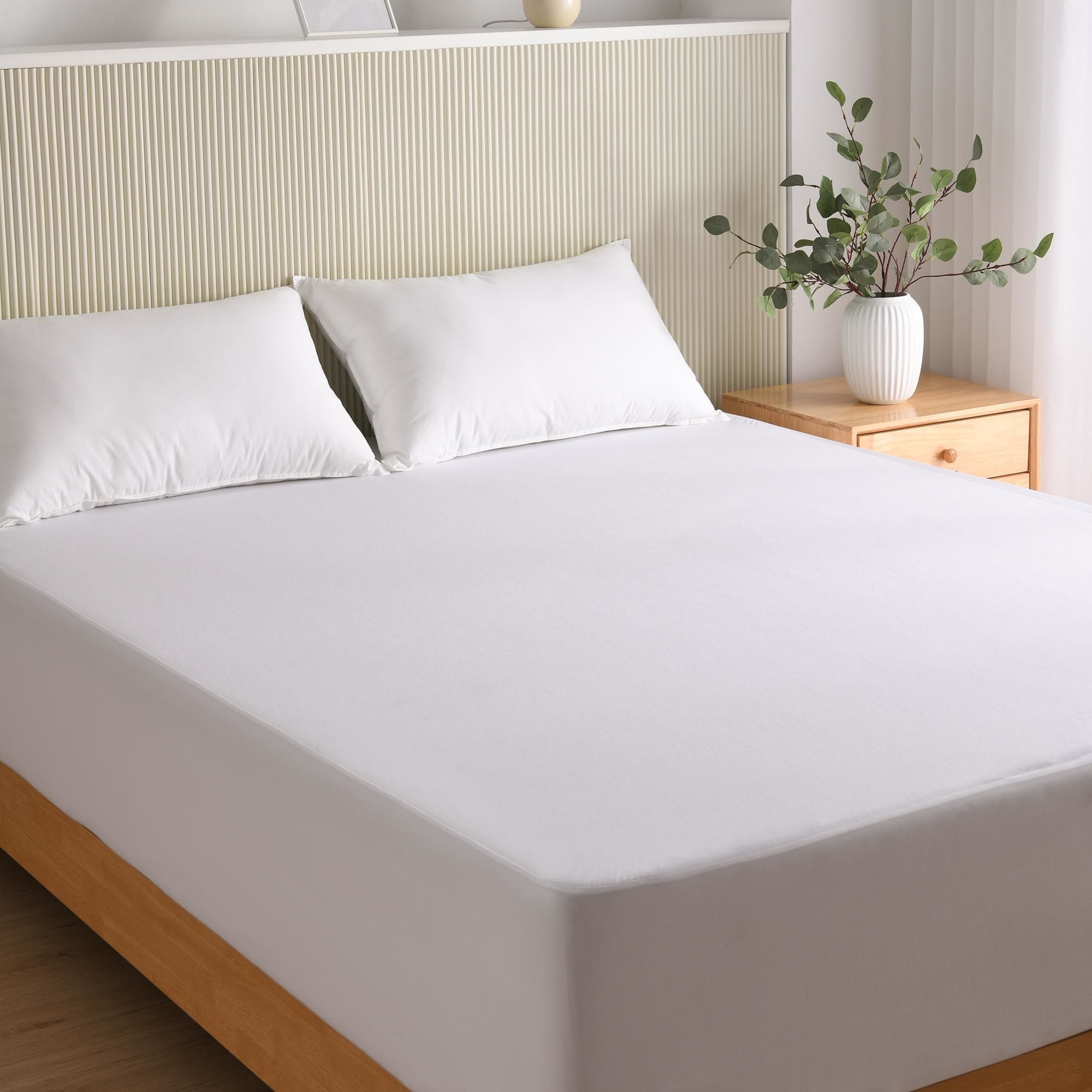 Lifestyle image of the Bambi Protectiva Bamboo/Cotton Protector from Forty Winks